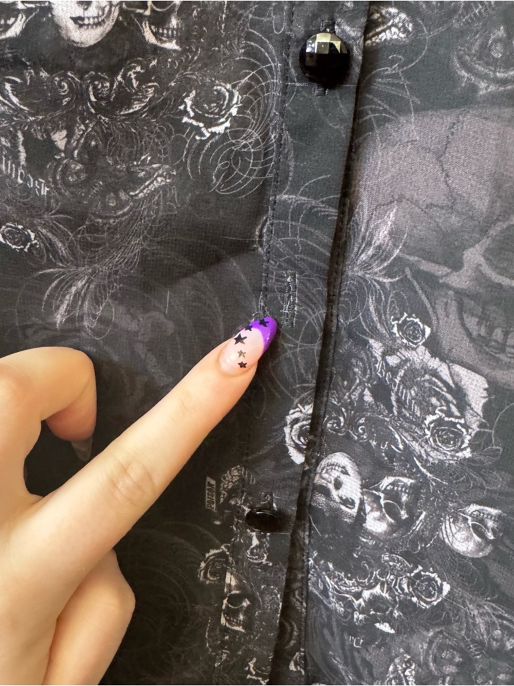 Spin Doctor skulls & floral button front lace neck blouse 💜 - Picture 2 of 5